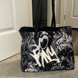 DKNY GRAFFITI